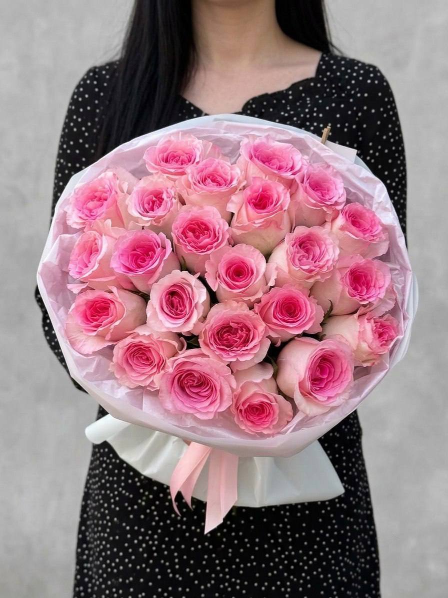 Моно-букет из розовых роз